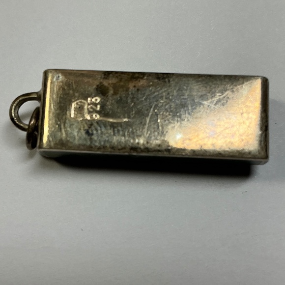 Sterling Silver & carved green Jade warrior face pendant. 1 inch long - Picture 5 of 9